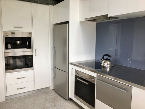 Eaglehawk Pavilions - Accommodation QLD 7