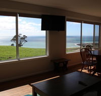 Penguin Seaside Farm - Accommodation QLD