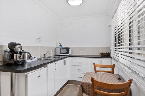 Oyster Cove Chalet - Accommodation QLD 9