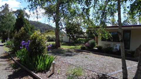 Karoola Cottage Self Contained - Accommodation QLD 3