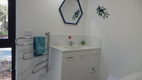 Karoola Cottage Self Contained - Accommodation QLD 7