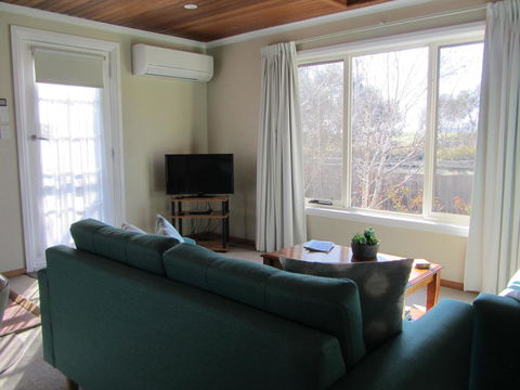 Elm Trees Accommodation @ Ross - Accommodation QLD 15