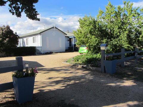 Elm Trees Accommodation @ Ross - Accommodation QLD 1