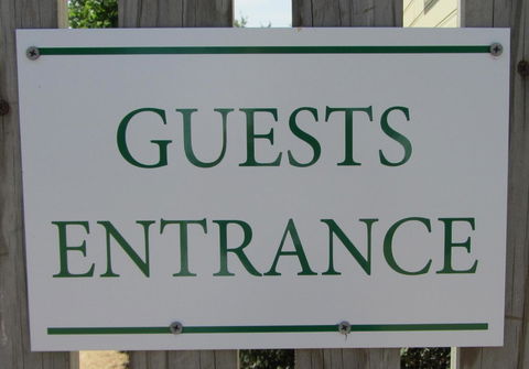 Elm Trees Accommodation @ Ross - Accommodation QLD 8