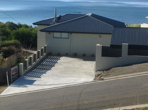 Swansea Beach House Oceanfront - Accommodation QLD 3