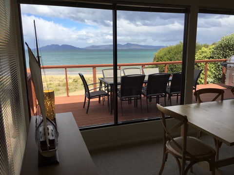 Swansea Beach House Oceanfront - Accommodation QLD 8