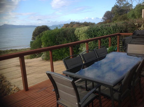 Swansea Beach House Oceanfront - Accommodation QLD 5