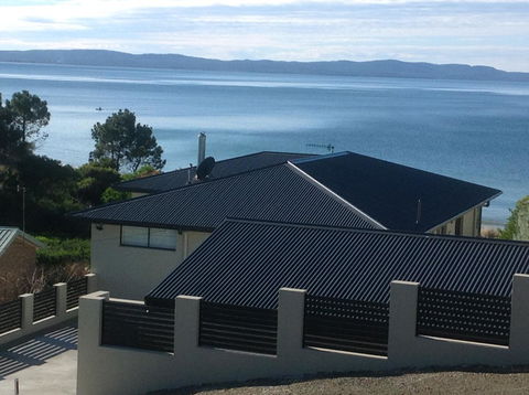 Swansea Beach House Oceanfront - Accommodation QLD 4