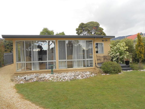 Bruny Ocean Cottage - Accommodation QLD 13