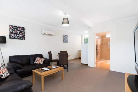 New Crossing Place Motel - Accommodation QLD 2