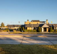 New England Motor Lodge - Accommodation QLD