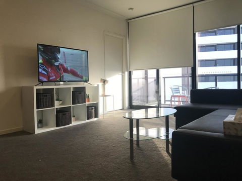 New Luxurious Skyview 2Bedroom Apartment Liverpool - Accommodation QLD 1