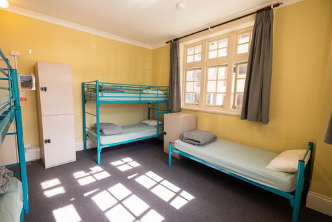 Newcastle Beach YHA - Accommodation QLD 2