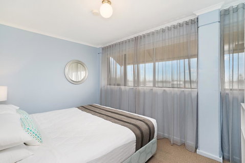 Newcastle Short Stay Apartments - Flagstaff Apartment - Accommodation QLD 2