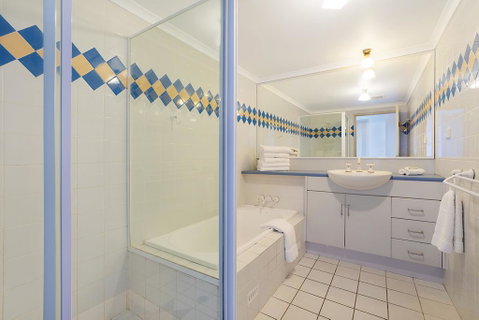 Newcastle Short Stay Apartments - Sandbar Newcastle Beach - Accommodation QLD 3
