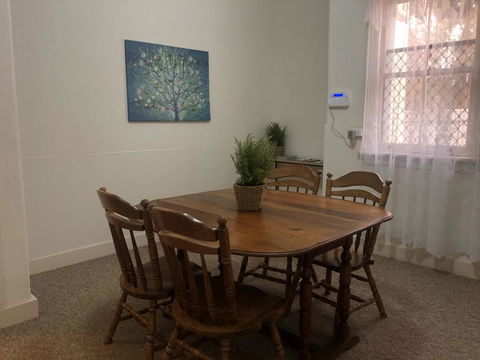 Newton Cottage - Accommodation QLD 2