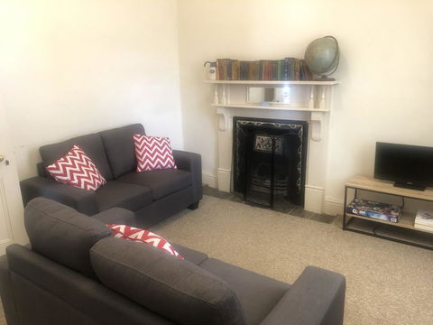 Newton Cottage - Accommodation QLD 1