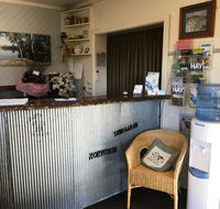 Nicholas Royal Motel - No Pets Allowed - Accommodation QLD