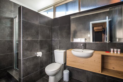 Nightcap At Monash Hotel - Accommodation QLD 1