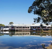 Nightcap at Waterfront Hotel - Accommodation QLD
