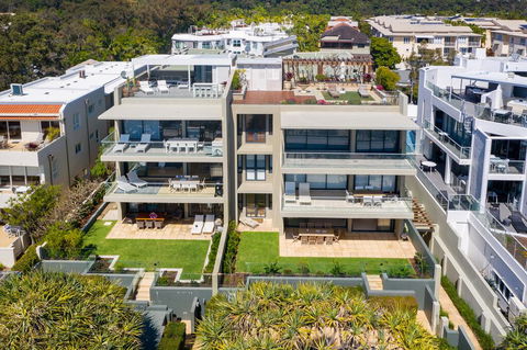 Noosa Court 4 - Accommodation QLD 3