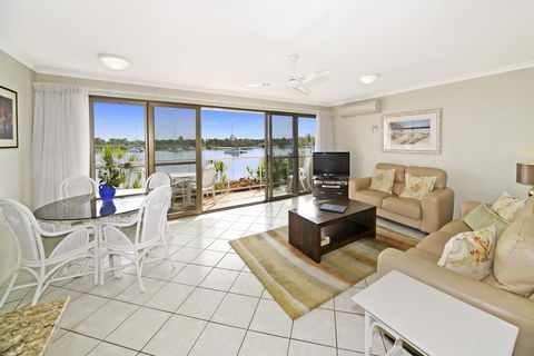 Noosa Shores Apartment 10 - Accommodation QLD 1