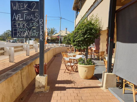 Northampton Motor Hotel - Accommodation QLD 1