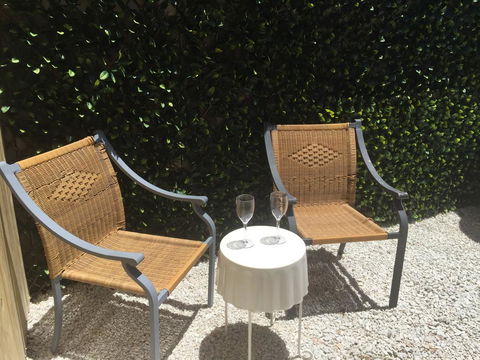 Northlakes Studio - Accommodation QLD 1