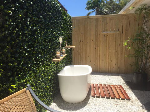 Northlakes Studio - Accommodation QLD 2