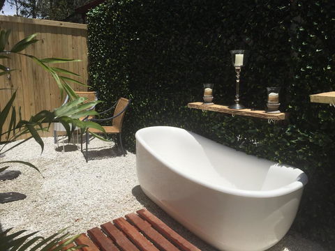 Northlakes Studio - Accommodation QLD 3