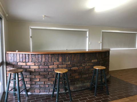 O'Shea's Royal Hotel - Accommodation QLD 2
