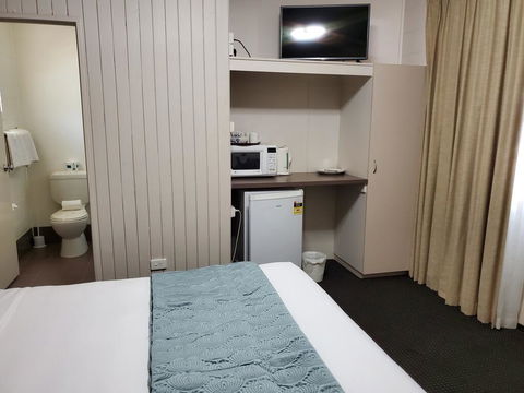 O'Sheas Windsor Hotel - Accommodation QLD 2