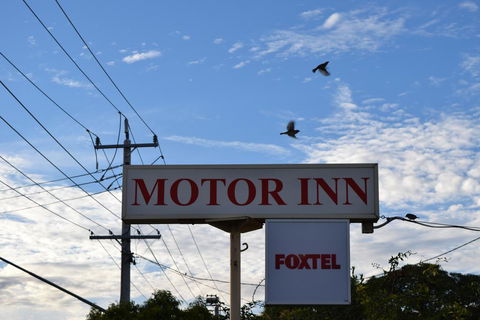 Oasis Motor Inn - Accommodation QLD 2