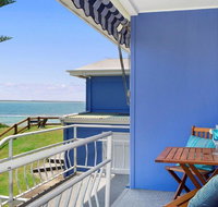 Ocean Blue Apartment Four - apartment on 2nd level - Accommodation QLD