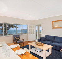 Ocean Blue Apartment One - oceanfront apartment - Accommodation QLD