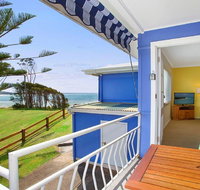 Ocean Blue Apartment Three - apartment on 2nd level - Accommodation QLD