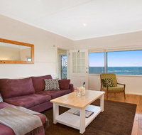 Ocean Blue Apartment Two - oceanfront apartment - Accommodation QLD