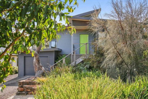 OCEAN ESCAPE - The Ultimate Luxury Beach House - Accommodation QLD 2