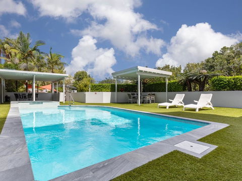 Ocean Isles Seaside Luxury - Accommodation QLD 3