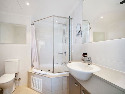 Ocean Panorama - 1 Bedroom Oceanview Apt - Accommodation QLD 2