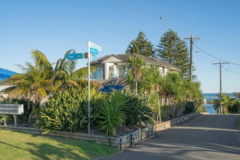 Ocean Pines, Unit 1 - Blue Bay, NSW - Accommodation QLD 3