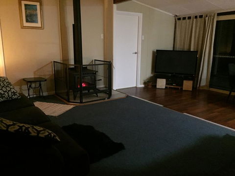 Ocean Song Cottage - Accommodation QLD 0