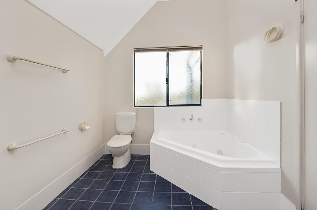Wonnerup WA Accommodation QLD