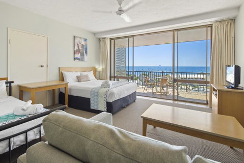 Ocean View Studio 14A - Accommodation QLD 3