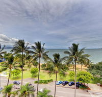 Ocean View Studios 75 The Strand Free Fast Wifi/Foxtel - Accommodation QLD