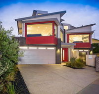 Ocean View Luxury Beachfront - Accommodation QLD