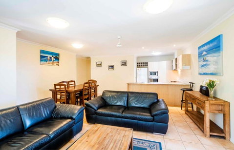 Oceania 11 - Accommodation QLD 1