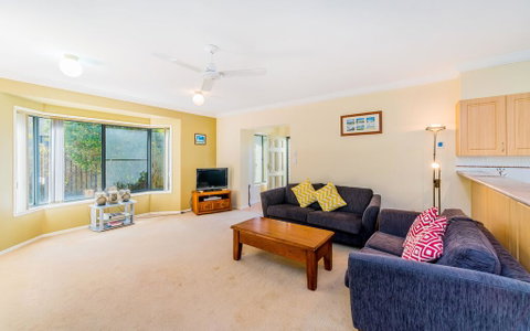 Oceania Cottage - LJHooker Yamba - Accommodation QLD 2