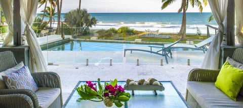 Oceans Edge Beach House At Oak Beach - Accommodation QLD 0
