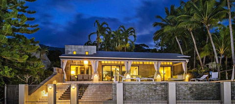 Oceans Edge Beach House At Oak Beach - Accommodation QLD 3